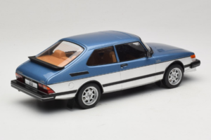 Saab 900 Turbo Blue Metallic MCG 1:18 MCG18261MCW Métal Moulé — image 2 sur 6