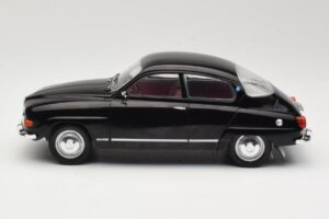 Saab 96 V4 Noir MCG 1:18 MCG18063 Métal Moulé — image 3 sur 6