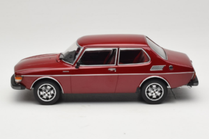 Saab 99 EMS Metallic Rouge MCG 1:18 MCG18441 Métal Moulé — image 3 sur 6