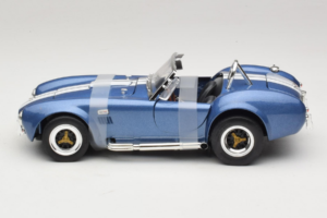 Shelby Cobra 427 S/C Bleu Bande Blanche Road Signature 1:18 92058-P2 Métal Moulé — image 3 sur 6
