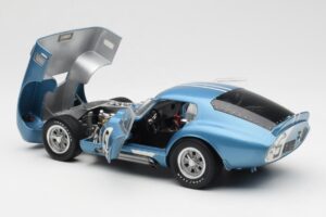 Shelby Cobra Daytona Coupe #5 D. Gurney / B. Bondurant 24 Hours of Le Mans 1964 Exoto 1:18 135190555498 Métal Moulé — image 5 sur 8