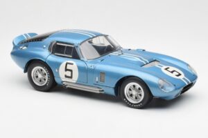 Shelby Cobra Daytona Coupe #5 D. Gurney / B. Bondurant 24 Hours of Le Mans 1964 Exoto 1:18 135190555498 Métal Moulé — image 6 sur 8