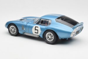 Shelby Cobra Daytona Coupe #5 D. Gurney / B. Bondurant 24 Hours of Le Mans 1964 Exoto 1:18 135190555498 Métal Moulé — image 7 sur 8