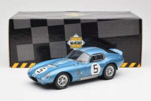 Shelby Cobra Daytona Coupe #5 D. Gurney / B. Bondurant 24 Hours of Le Mans 1964 Exoto 1:18 135190555498 Métal Moulé — image 8 sur 8