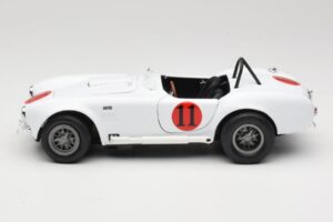 Shelby Cobra 427 S/C Blanc Auto World 1:18 AWSS104 Métal Moulé — image 4 sur 8