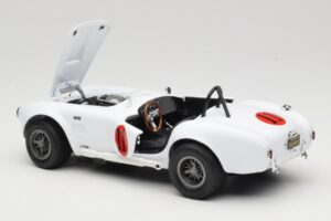 Shelby Cobra 427 S/C Blanc Auto World 1:18 AWSS104 Métal Moulé — image 5 sur 8