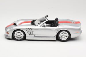 Shelby Series 1 Argent Bburago 1:18 3323 Métal Moulé — image 4 sur 8