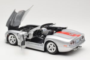 Shelby Series 1 Argent Bburago 1:18 3323 Métal Moulé — image 5 sur 8