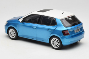 Skoda Fabia Mk3 Bleu OEM 1:18 ZSF000004BLA Métal Moulé — image 7 sur 8