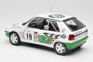 Skoda Felicia Kit Car #19 P. Sibera / P. Gross Tour de Corse 1995 IXO 1:18 18RMC149B Métal Moulé — image 5 sur 6