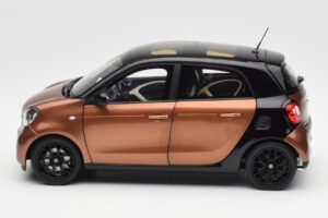 Smart Forfour W453 Noir Hazel Marron Norev 1:18 B66960299 Métal Moulé — image 4 sur 8