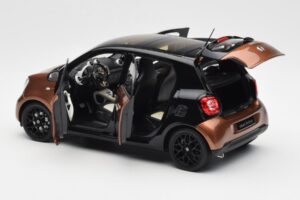 Smart Forfour W453 Noir Hazel Marron Norev 1:18 B66960299 Métal Moulé — image 5 sur 8