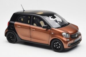 Smart Forfour W453 Noir Hazel Marron Norev 1:18 B66960299 Métal Moulé — image 6 sur 8
