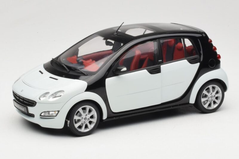 Smart Forfour Blanc Kyosho 1:18 0019141V001C01Q00 Métal Moulé