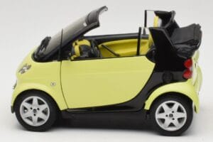 Smart Fortwo 450 Cabrio Jaune Minichamps 1:18 0012889V001C49Q00 Métal Moulé — image 4 sur 8