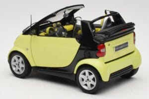 Smart Fortwo 450 Cabrio Jaune Minichamps 1:18 0012889V001C49Q00 Métal Moulé — image 7 sur 8