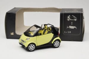 Smart Fortwo 450 Cabrio Jaune Minichamps 1:18 0012889V001C49Q00 Métal Moulé — image 8 sur 8