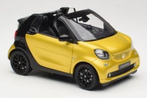 Smart Fortwo 453 Cabriolet Noir Et Jaune Norev 1:18 B66960289 Métal Moulé — image 6 sur 8