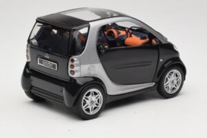 Smart Fortwo Noir Kyosho 1:18 0004830V000C08Q00 Métal Moulé — image 3 sur 8