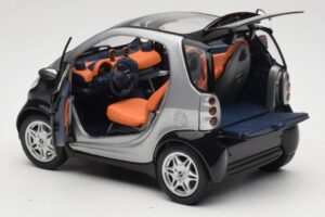 Smart Fortwo Noir Kyosho 1:18 0004830V000C08Q00 Métal Moulé — image 5 sur 8