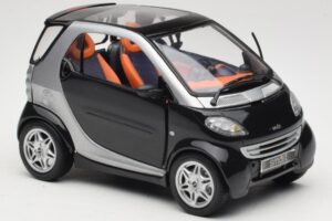 Smart Fortwo Noir Kyosho 1:18 0004830V000C08Q00 Métal Moulé — image 6 sur 8