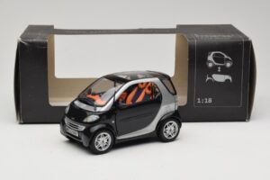 Smart Fortwo Noir Kyosho 1:18 0004830V000C08Q00 Métal Moulé — image 8 sur 8