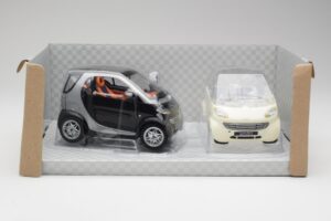 Smart Fortwo Noir & Blanc Maisto 1:18 56045 Métal Moulé