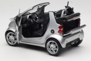 Smart Fortwo W450 Brabus Cabrio Argent Édition Concessionnaire Kyosho 1:18 0017769V001C05Q00 Métal Moulé — image 5 sur 8