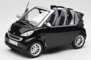 Smart Fortwo Cabriolet W451 Noir & Argent Minichamps 1:18 Q0022566V001C18Q00 Métal Moulé — image 2 sur 8