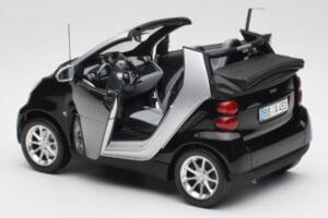 Smart Fortwo Cabriolet W451 Noir & Argent Minichamps 1:18 Q0022566V001C18Q00 Métal Moulé — image 5 sur 8