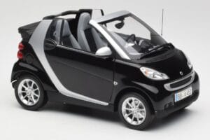 Smart Fortwo Cabriolet W451 Noir & Argent Minichamps 1:18 Q0022566V001C18Q00 Métal Moulé — image 6 sur 8