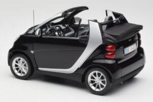 Smart Fortwo Cabriolet W451 Noir & Argent Minichamps 1:18 Q0022566V001C18Q00 Métal Moulé — image 7 sur 8
