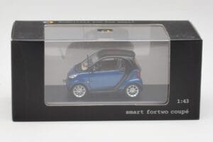 Smart Fortwo Coupe Aqua Bleu Metallic & Noir Minichamps 1:43 Q0022558V001C77Q00 Métal Moulé — image 4 sur 4