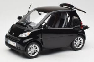 Smart Fortwo Coupé W451 Deep Noir Minichamps 1:18 Q0022563V001C02Q00 Métal Moulé — image 2 sur 8