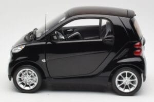 Smart Fortwo Coupé W451 Deep Noir Minichamps 1:18 Q0022563V001C02Q00 Métal Moulé — image 4 sur 8