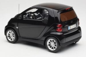 Smart Fortwo Coupé W451 Deep Noir Minichamps 1:18 Q0022563V001C02Q00 Métal Moulé — image 7 sur 8