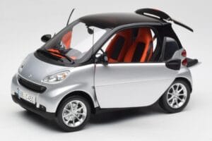 Smart Fortwo Coupé W451 Argent & Noir Minichamps 1:18 Q0022528V001C75Q00 Métal Moulé — image 2 sur 8