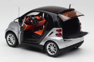 Smart Fortwo Coupé W451 Argent & Noir Minichamps 1:18 Q0022528V001C75Q00 Métal Moulé — image 5 sur 8