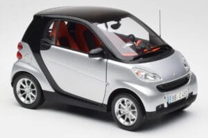 Smart Fortwo Coupé W451 Argent & Noir Minichamps 1:18 Q0022528V001C75Q00 Métal Moulé — image 6 sur 8