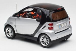 Smart Fortwo Coupé W451 Argent & Noir Minichamps 1:18 Q0022528V001C75Q00 Métal Moulé — image 7 sur 8