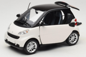 Smart Fortwo 451 Coupe Blanc Noir Minichamps 1:18 150036302 Métal Moulé — image 2 sur 8