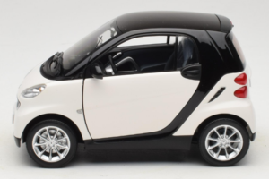 Smart Fortwo 451 Coupe Blanc Noir Minichamps 1:18 150036302 Métal Moulé — image 4 sur 8