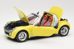 Smart Roadster 452 Jaune Bburago 1:18 34099-M2 Métal Moulé — image 2 sur 8