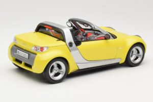 Smart Roadster 452 Jaune Bburago 1:18 34099-M2 Métal Moulé — image 3 sur 8