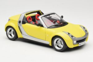 Smart Roadster 452 Jaune Bburago 1:18 34099-M2 Métal Moulé — image 6 sur 8