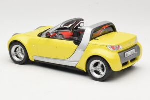 Smart Roadster 452 Jaune Bburago 1:18 34099-M2 Métal Moulé — image 7 sur 8
