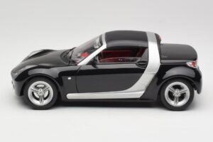 Smart Roadster Noir Bburago 1:18 34099-M1 Métal Moulé — image 4 sur 8