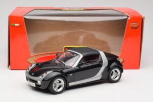 Smart Roadster Noir Bburago 1:18 34099-M1 Métal Moulé — image 8 sur 8