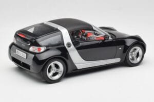 Smart Roadster Bleu Foncé Bburago 1:18 34917 Métal Moulé — image 3 sur 8