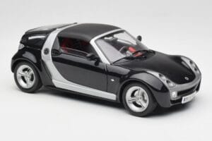 Smart Roadster Bleu Foncé Bburago 1:18 34917 Métal Moulé — image 6 sur 8